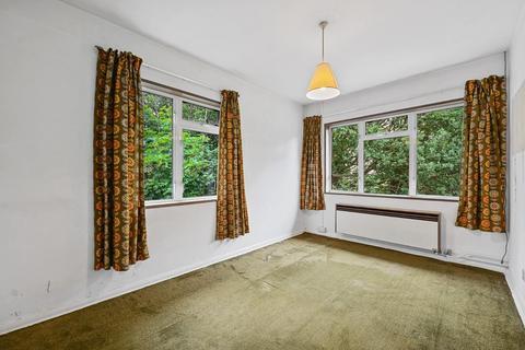 5 Greystoke Gardens, London, W5 1EP