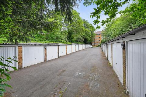 5 Greystoke Gardens, London, W5 1EP