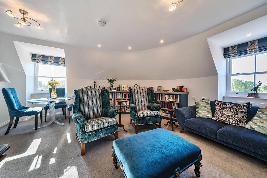 Sitting/Dining Room