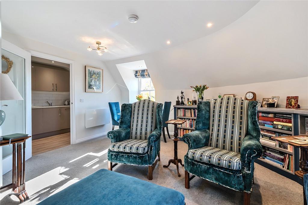 Sitting/Dining Room