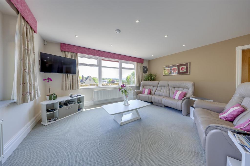 Open Lounge Area