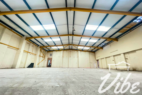 Warehouse to rent, Felixstowe Road, London SE2