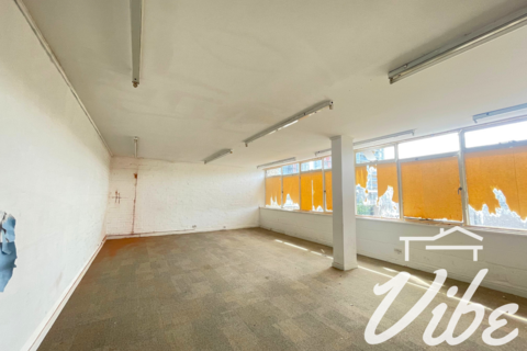 Warehouse to rent, Felixstowe Road, London SE2