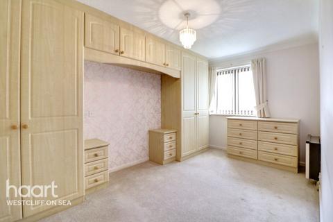 2 bedroom flat for sale, Imperial Avenue, WESTCLIFF-ON-SEA