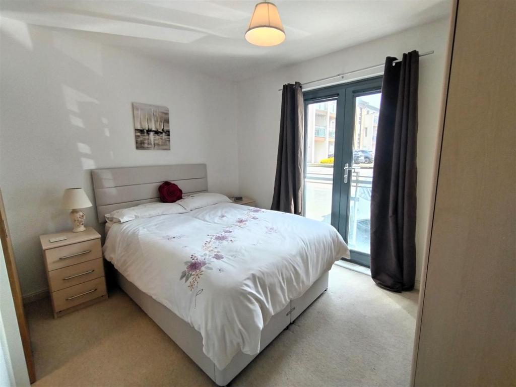 Bed 1.jpg