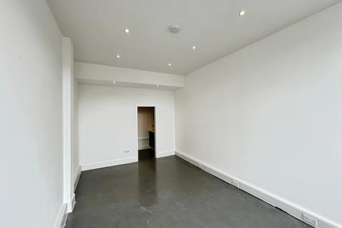 Shop to rent, 11 Brockley Rise, Forest Hill, London SE23