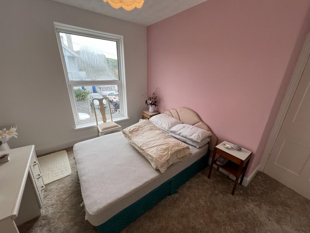 Front Double Bedroom 2