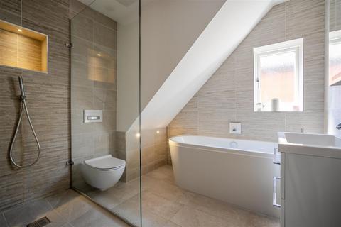 121 New Road, Ascot, SL5 8PZ