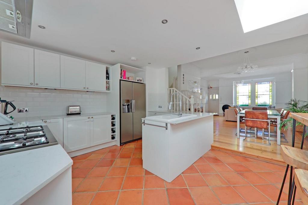 05-4b62 JHProp World - 14 Elvino Road - 13-medium.jp