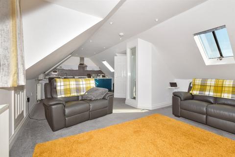 2 bedroom duplex for sale, Queens Courtyard, Dover, Kent