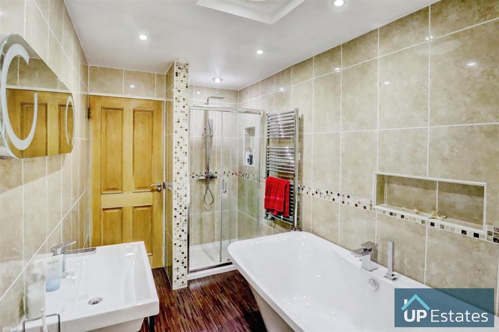 Bathroom1.jpg