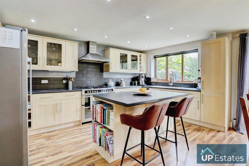 Kitchen4.jpg
