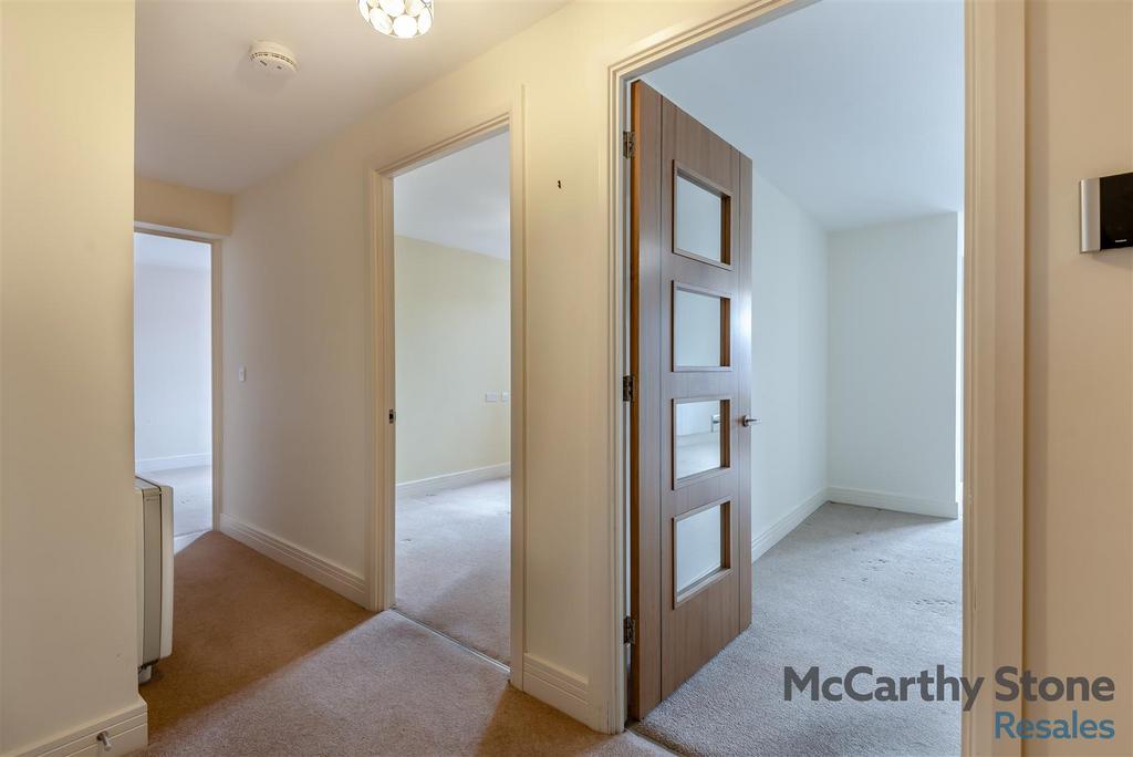 8637561-interior01.jpg