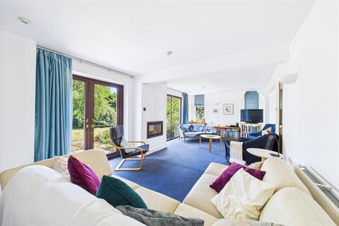 4 bedroom detached house for sale, Spacious detached family home within Tickenham
