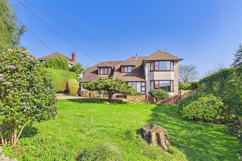 Spacious detached family home within Tickenham