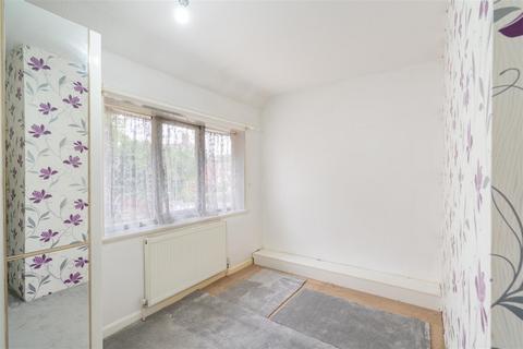 37 Lea Farm Grove, Leeds, LS5 3QJ