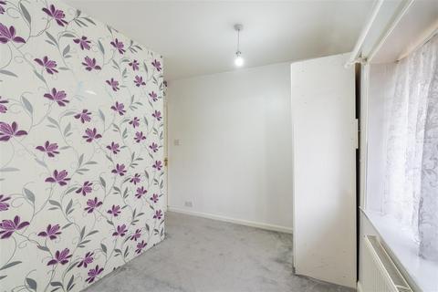 37 Lea Farm Grove, Leeds, LS5 3QJ
