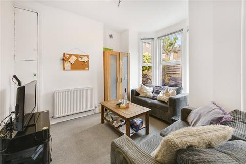 3 bedroom terraced house to rent, Falcon Grove, London, SW11