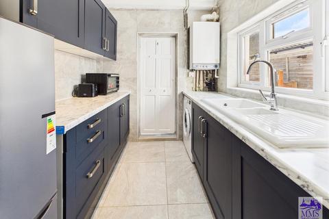 34 Cecil Avenue, Rochester, ME2 3EA