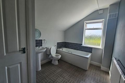 2 bedroom end of terrace house to rent, Cleveland Street, Grimsby DN31