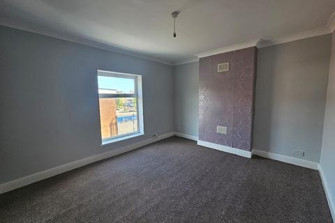 2 bedroom end of terrace house to rent, Cleveland Street, Grimsby DN31