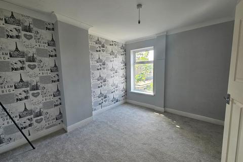 2 bedroom end of terrace house to rent, Cleveland Street, Grimsby DN31