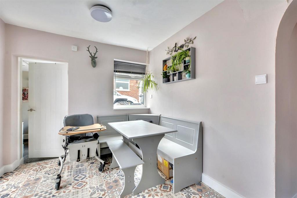 Kitchen 3.jpeg
