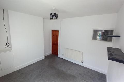 2 bedroom terraced house to rent, James Street, Grimsby