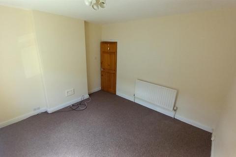 2 bedroom terraced house to rent, James Street, Grimsby