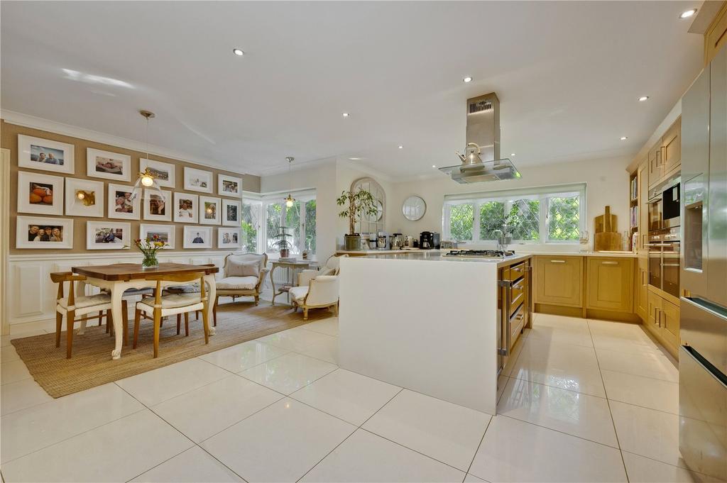 Kitchen/Breakfast