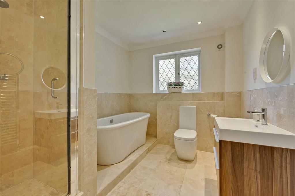 Main En Suite