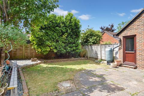27 Ashbee Close, Snodland, ME6 5HQ