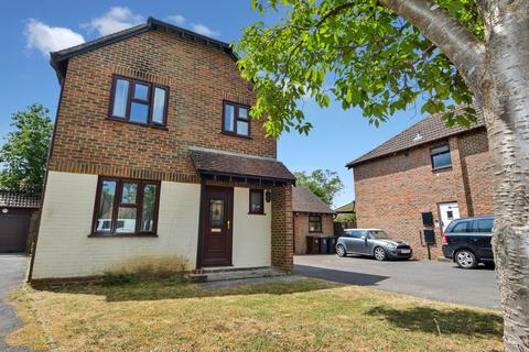27 Ashbee Close, Snodland, ME6 5HQ