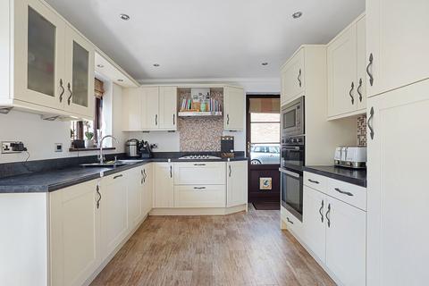 27 Ashbee Close, Snodland, ME6 5HQ