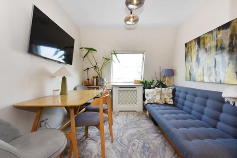 2 bedroom apartment for sale, Carlton House