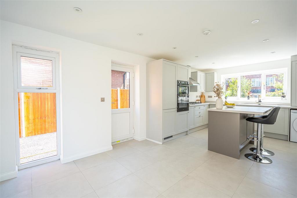 30 Brunslow Close (7).jpg