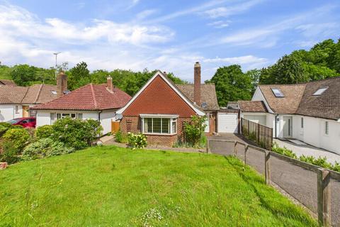 2 bedroom bungalow for sale, Harlands Close, Haywards Heath, RH16
