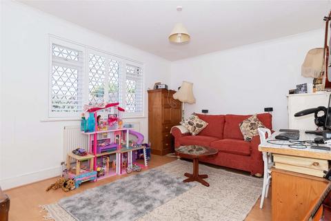 53 Boundary Road, Worthing, BN11 4LL