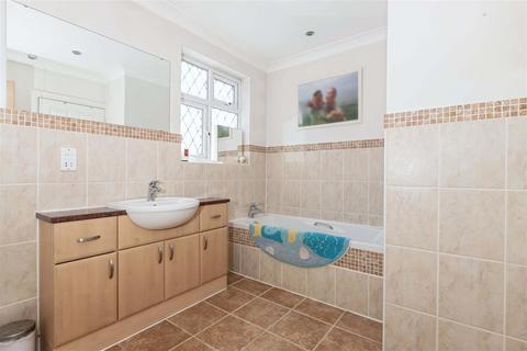 53 Boundary Road, Worthing, BN11 4LL