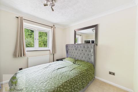 22 Brissenden Close, Upnor, Rochester, ME2 4XW