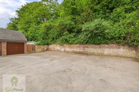 22 Brissenden Close, Upnor, Rochester, ME2 4XW