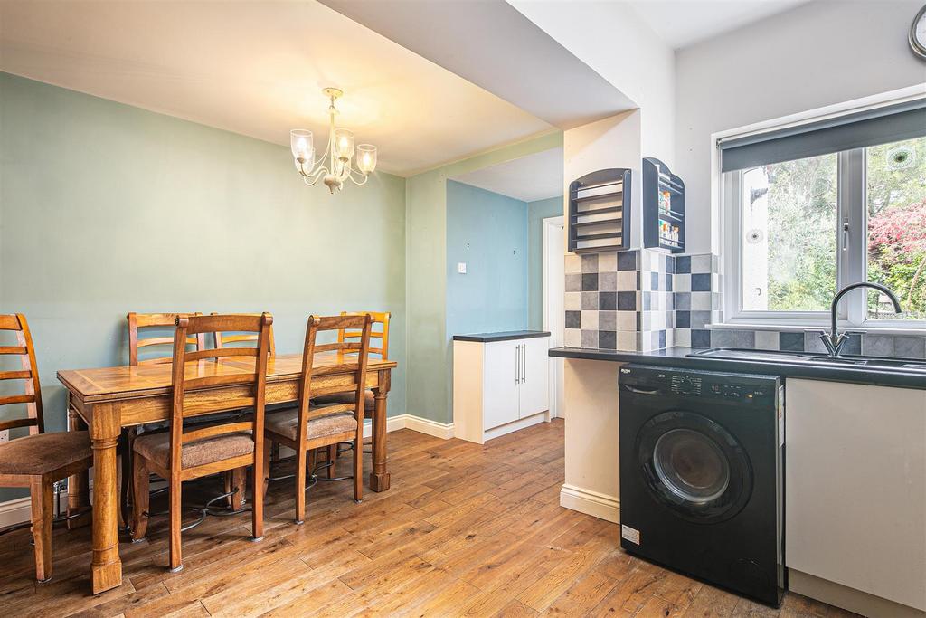Dining kitchen