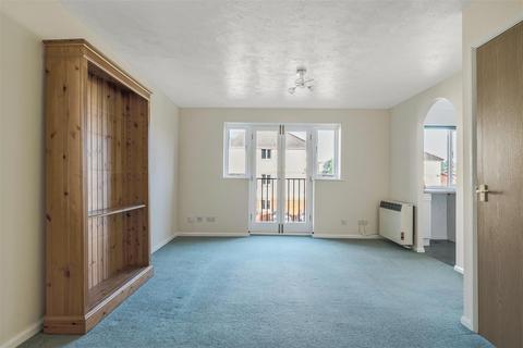 17 Beechfield Drive, Devizes, SN10 2SW