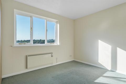 17 Beechfield Drive, Devizes, SN10 2SW