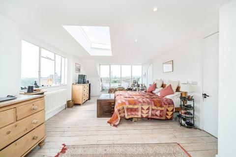 4 bedroom maisonette for sale, Leighton Crescent, London NW5