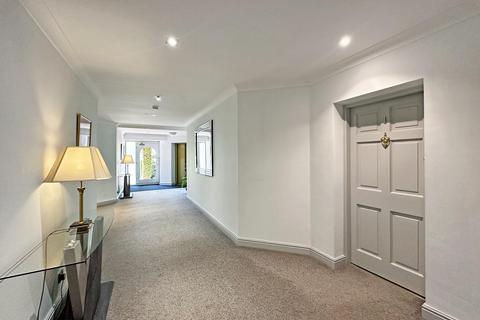 2 bedroom apartment for sale, Leicester Road, Hale