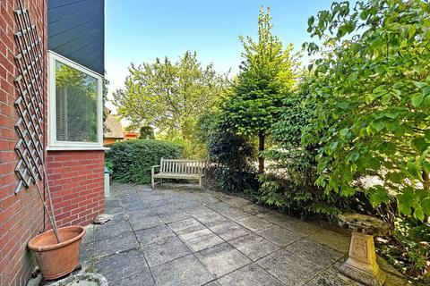 2 bedroom apartment for sale, Leicester Road, Hale
