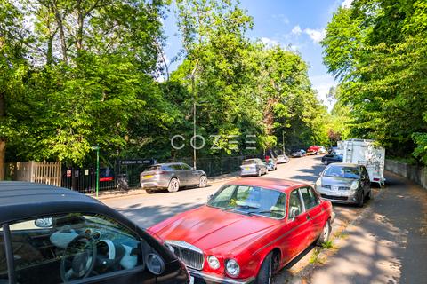 3 bedroom flat to rent, Countisbury House SE26