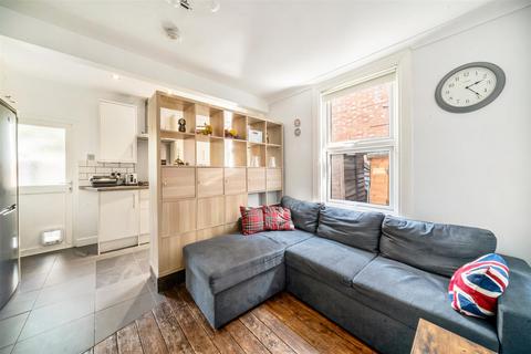 2 bedroom maisonette for sale, Kingston Road, Raynes Park SW20