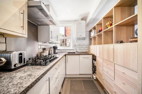 2 bedroom maisonette for sale, Kingston Road, Raynes Park SW20